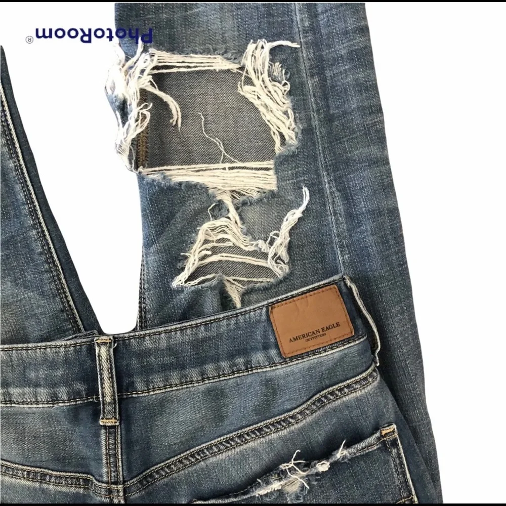 American Eagle Distressed Button Fly Tom girl Jeans L8 - Picture 4 of 8